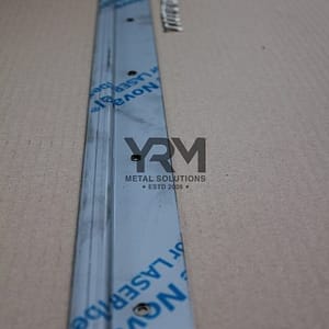 Land Rover Defender, Parts, Accessories, YRM091, roestvrij staal, stainless steel, rear steel door thresh, loadspace mat retainer strip, AFP10120SS